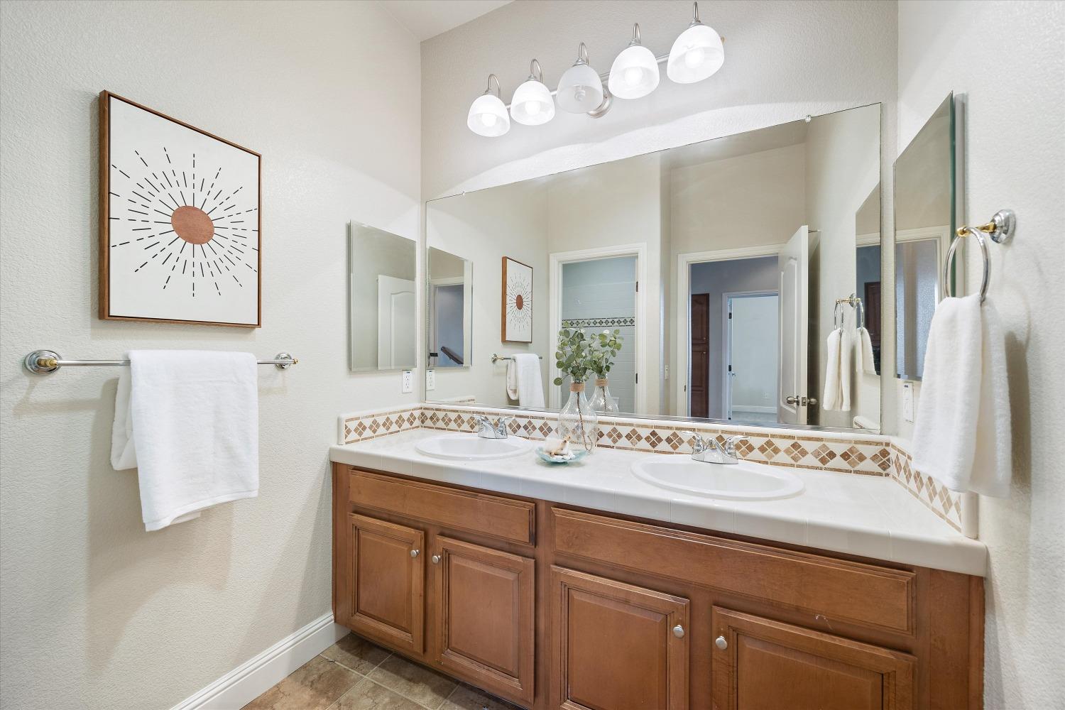 Detail Gallery Image 44 of 58 For 980 Hildebrand Cir, Folsom,  CA 95630 - 4 Beds | 2/1 Baths