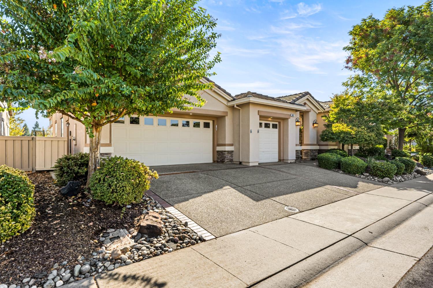 Detail Gallery Image 9 of 82 For 841 Northfield Ln, Lincoln,  CA 95648 - 2 Beds | 3 Baths