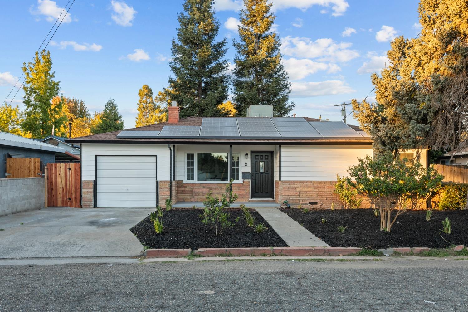 Detail Gallery Image 1 of 1 For 8 17th St, West Sacramento,  CA 95691 - 2 Beds | 1/1 Baths