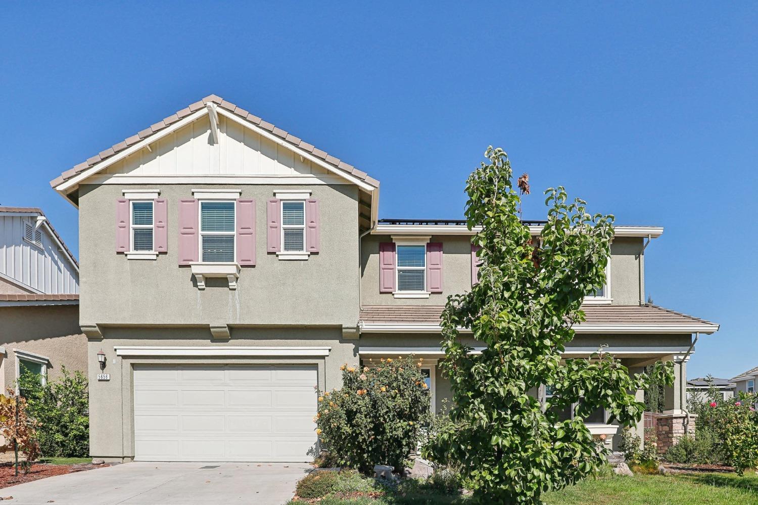 Detail Gallery Image 1 of 56 For 5656 Black Willow, Rocklin,  CA 95677 - 5 Beds | 4/1 Baths