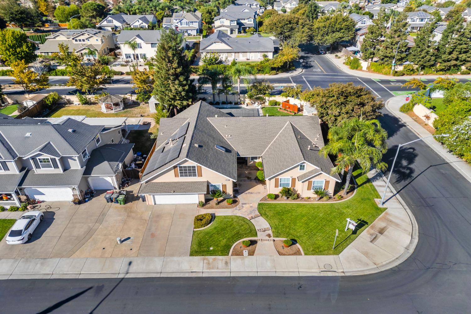 Detail Gallery Image 8 of 74 For 2577 Baigorry Ct, Tracy,  CA 95304 - 4 Beds | 2/1 Baths