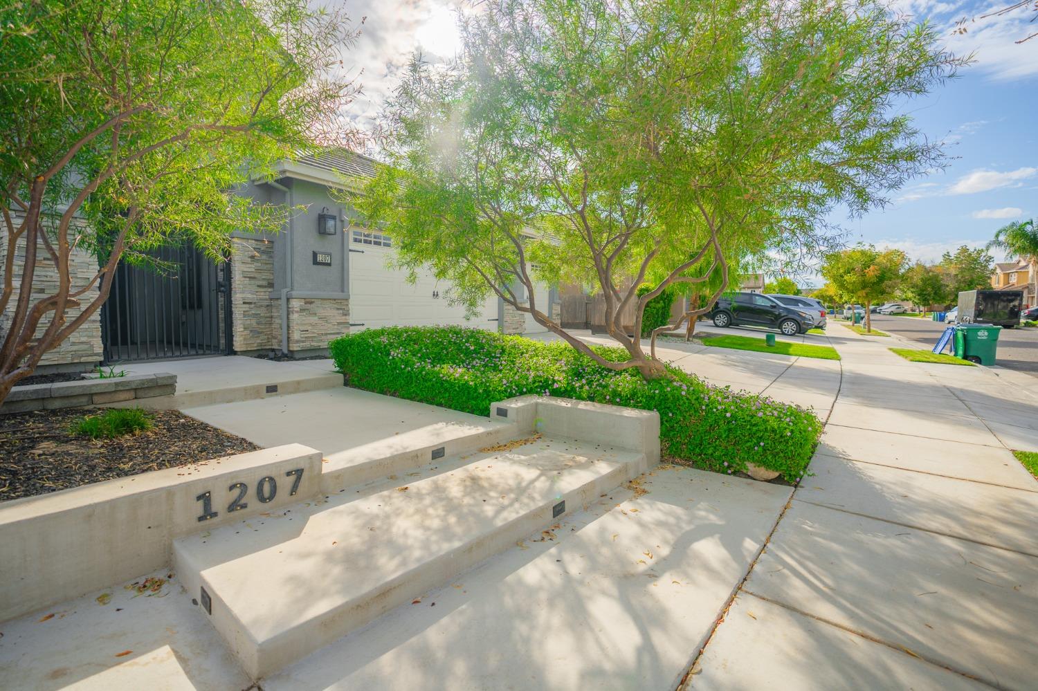 Detail Gallery Image 13 of 82 For 1207 Turquoise Ct, Los Banos,  CA 93635 - 4 Beds | 2 Baths