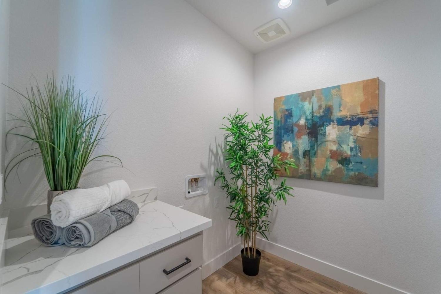 Detail Gallery Image 14 of 22 For 876 Tiffani Way, Oakdale,  CA 95361 - 3 Beds | 2/1 Baths