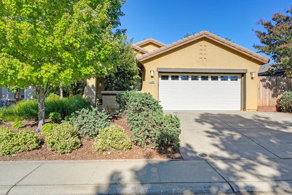 Detail Gallery Image 1 of 1 For 1388 Walden Dr, Folsom,  CA 95630 - 3 Beds | 2 Baths