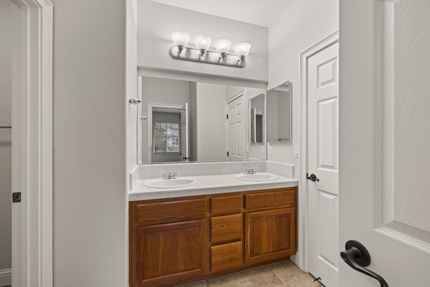 Detail Gallery Image 34 of 50 For 622 Ruscello Ct, El Dorado Hills,  CA 95762 - 4 Beds | 2/1 Baths