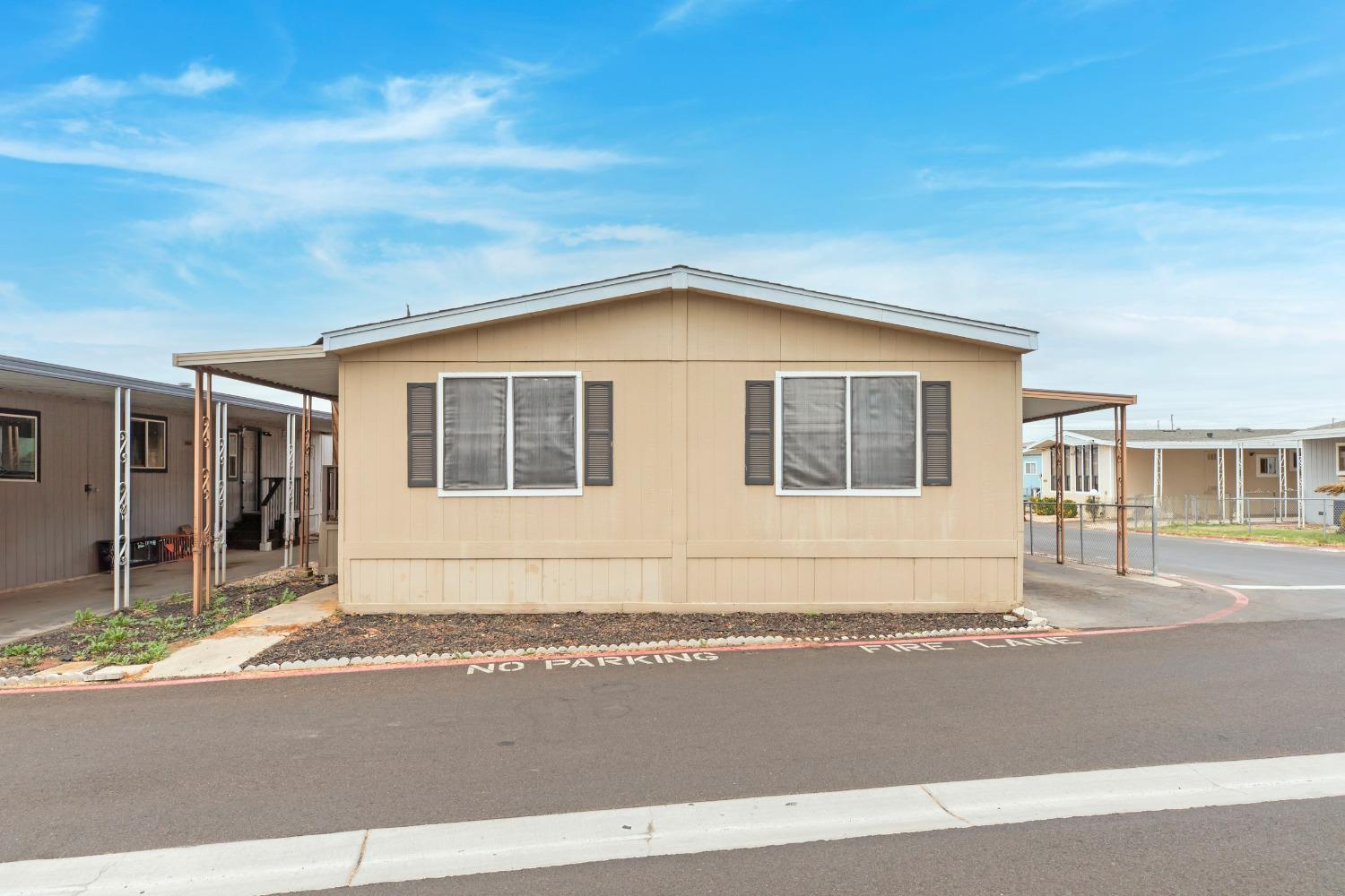 Detail Gallery Image 4 of 25 For 1445 Playground Way, Modesto,  CA 95355 - 3 Beds | 2 Baths