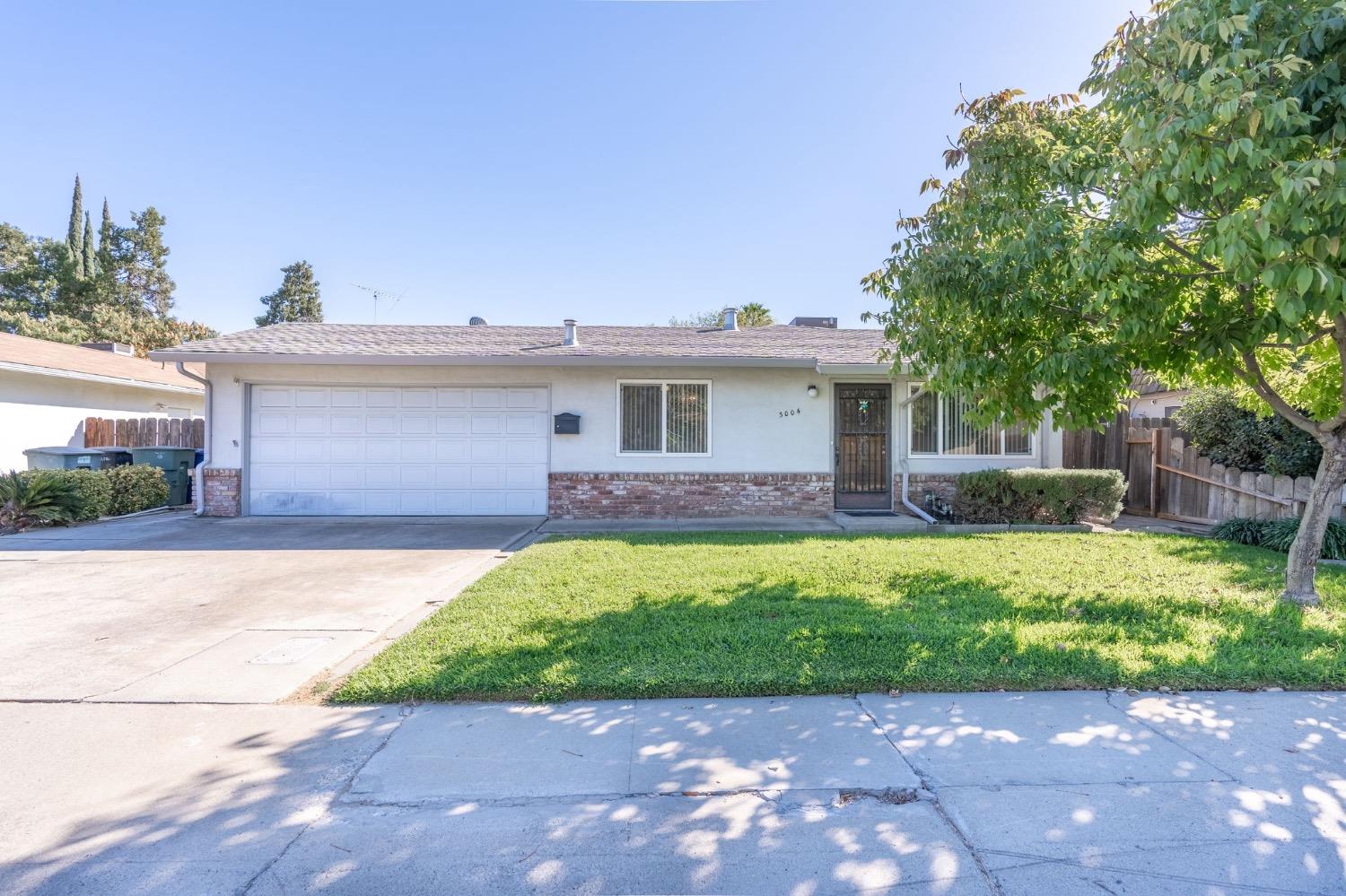 Detail Gallery Image 1 of 25 For 3004 Jade Way, Modesto,  CA 95355 - 3 Beds | 2 Baths