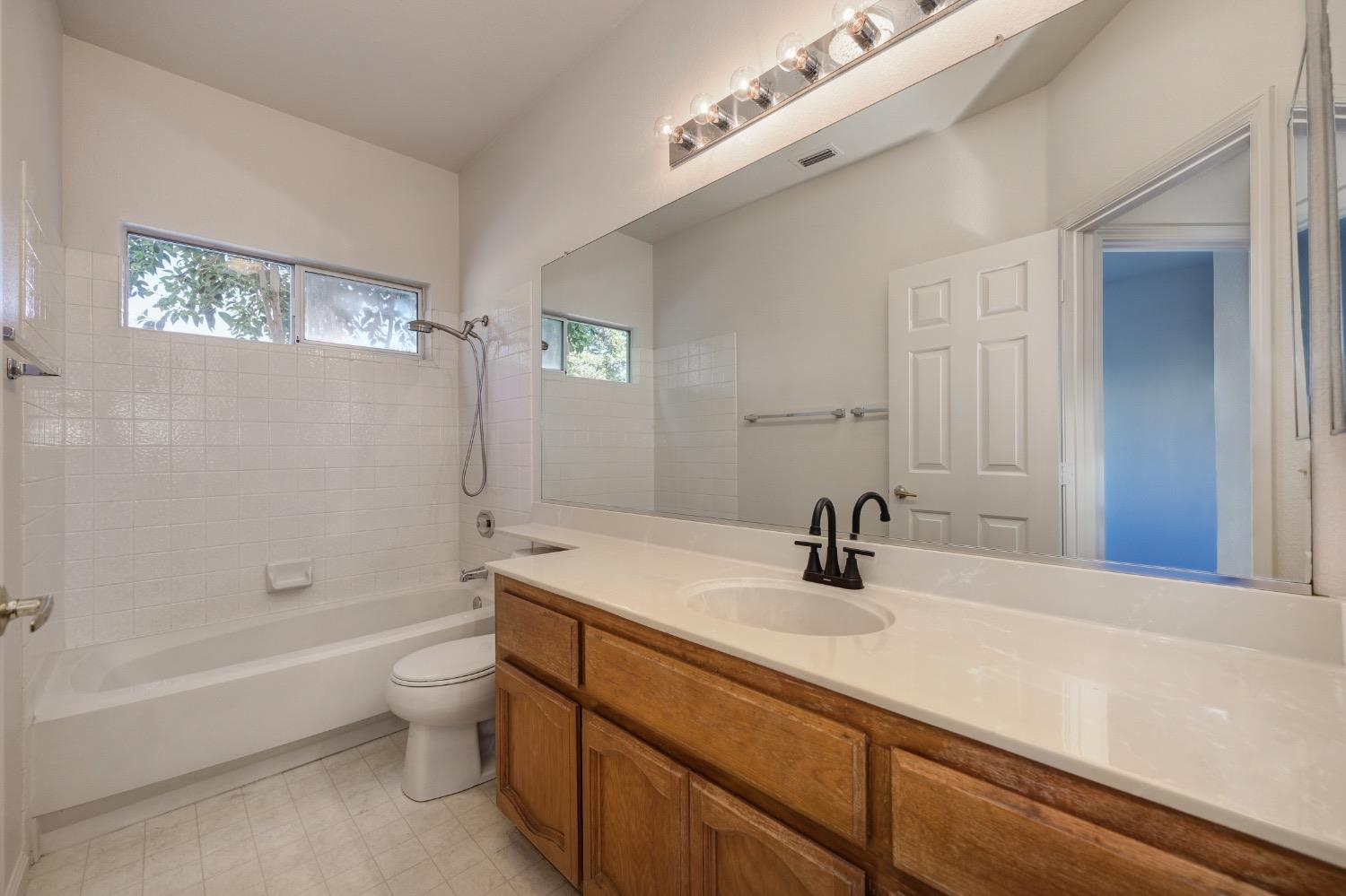 Detail Gallery Image 21 of 33 For 108 Tyrell Ct, Folsom,  CA 95630 - 3 Beds | 2 Baths