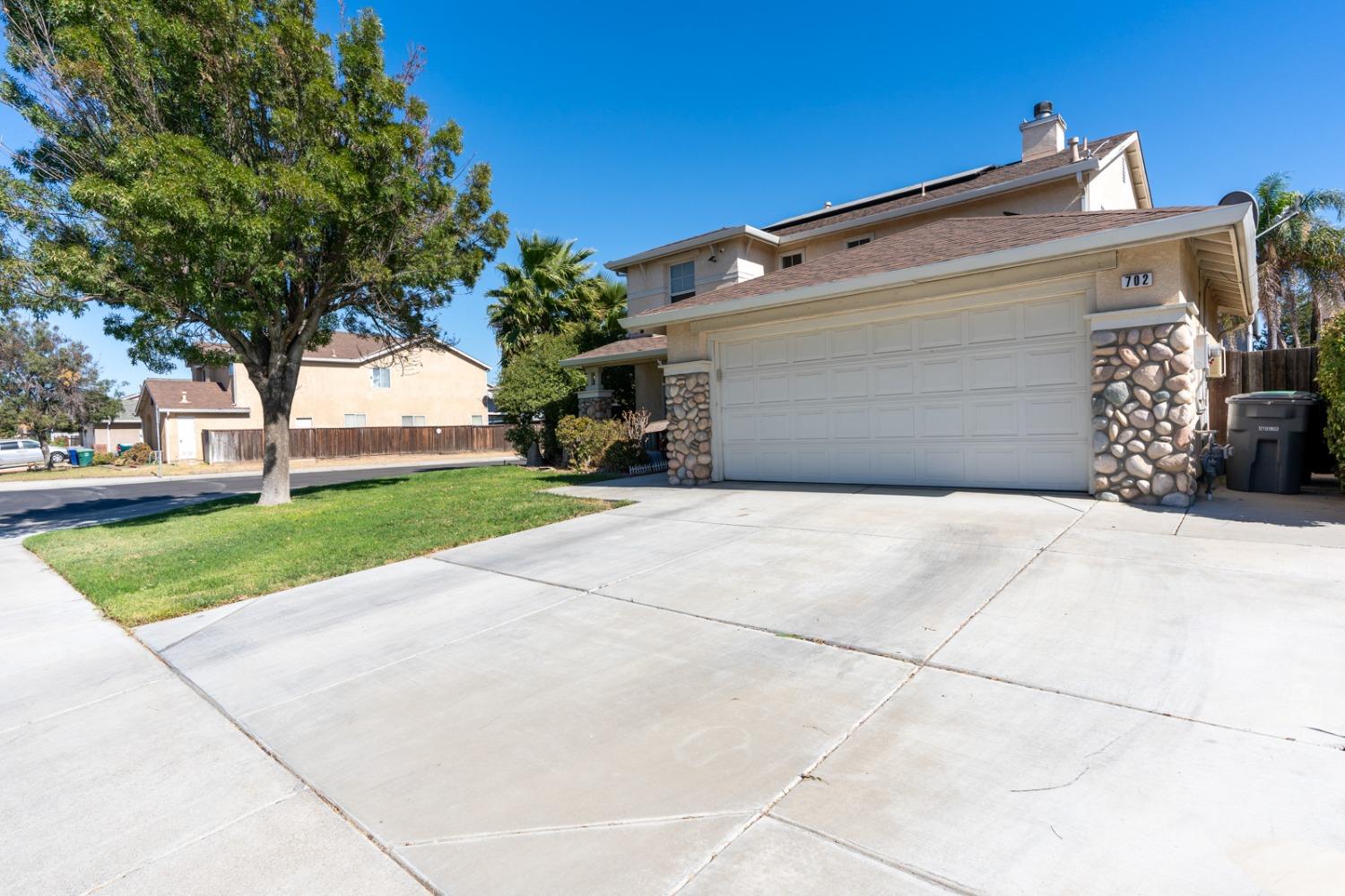 Detail Gallery Image 4 of 46 For 702 Harlequin Ct, Los Banos,  CA 93635 - 4 Beds | 2/1 Baths