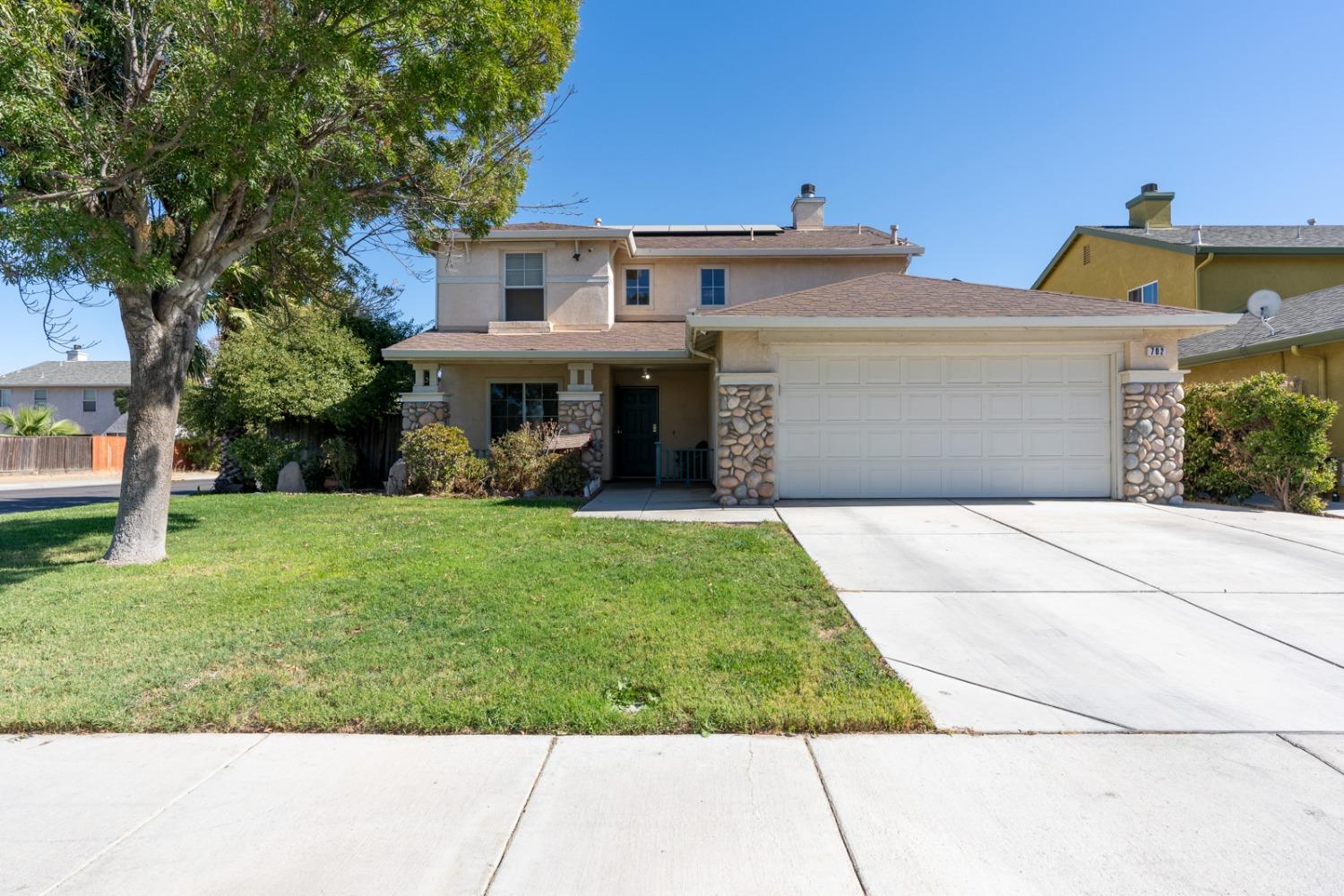 Detail Gallery Image 2 of 46 For 702 Harlequin Ct, Los Banos,  CA 93635 - 4 Beds | 2/1 Baths