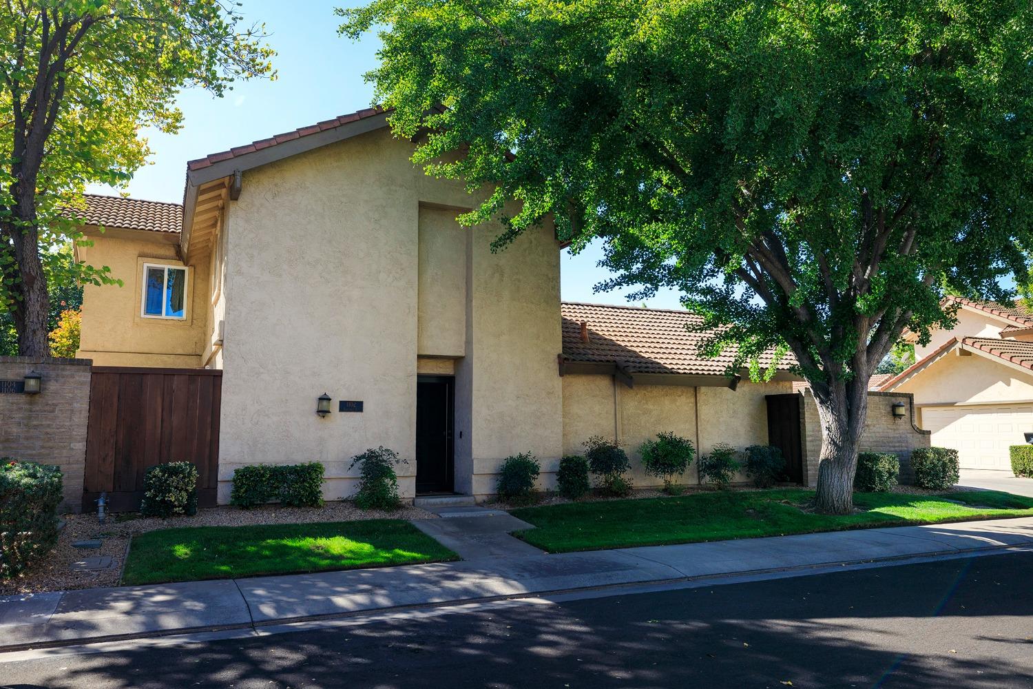 Detail Gallery Image 2 of 53 For 1102 Fawndale Ct, Modesto,  CA 95356 - 2 Beds | 2/1 Baths