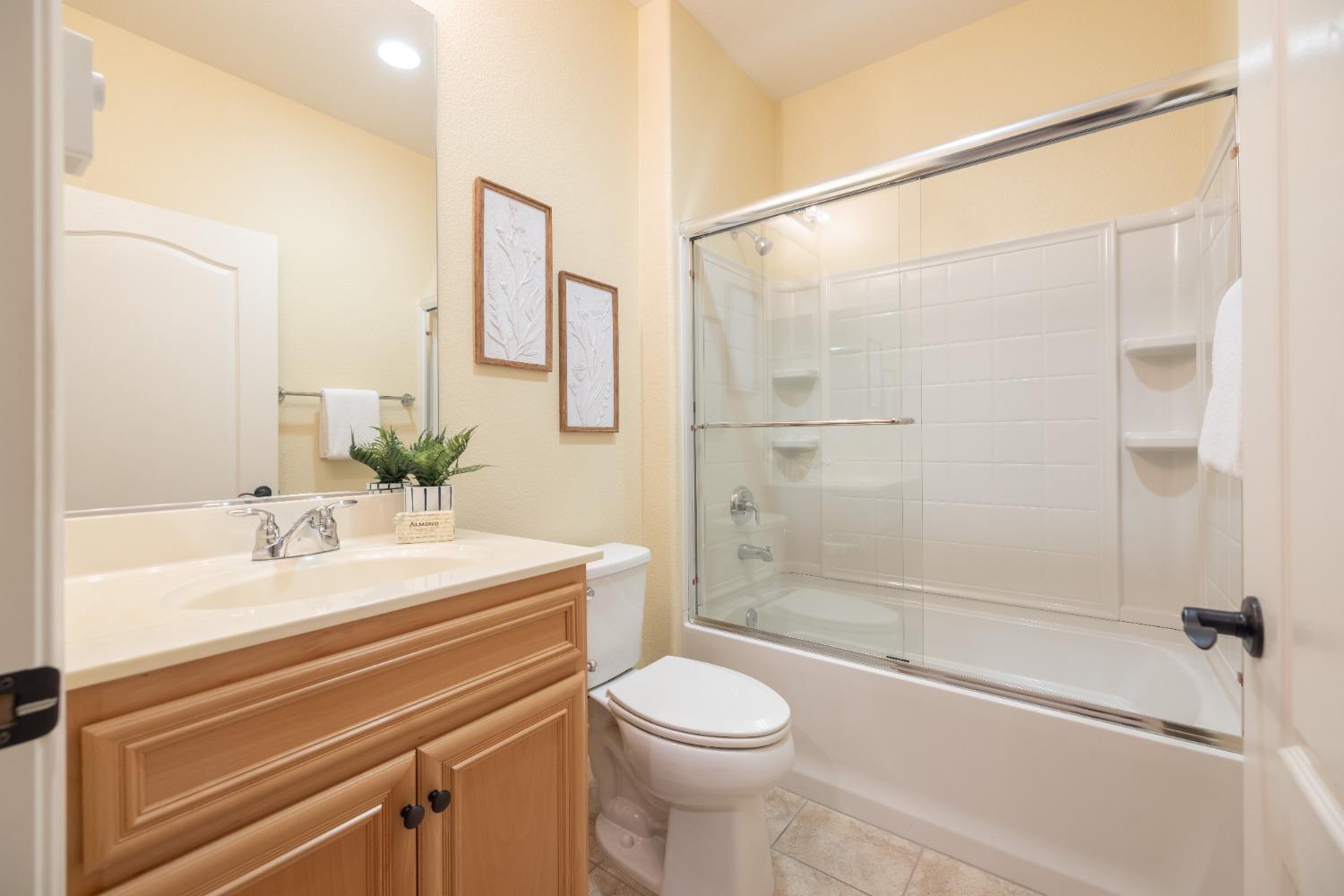 Detail Gallery Image 7 of 28 For 1257 Volonne Dr, Roseville,  CA 95747 - 2 Beds | 2 Baths