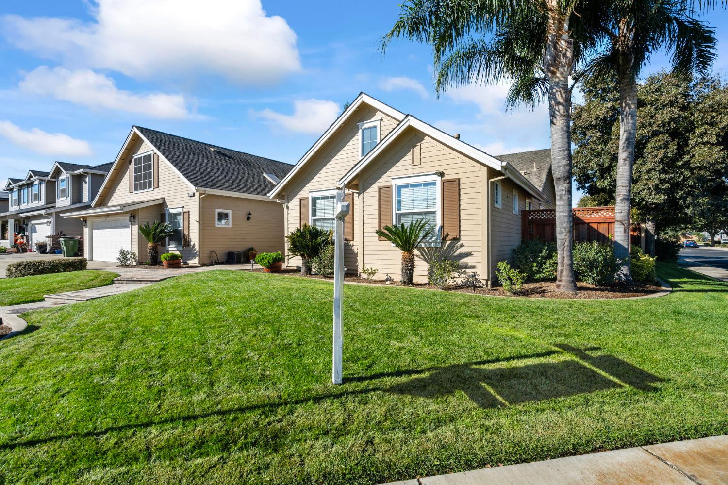 Detail Gallery Image 3 of 74 For 2577 Baigorry Ct, Tracy,  CA 95304 - 4 Beds | 2/1 Baths