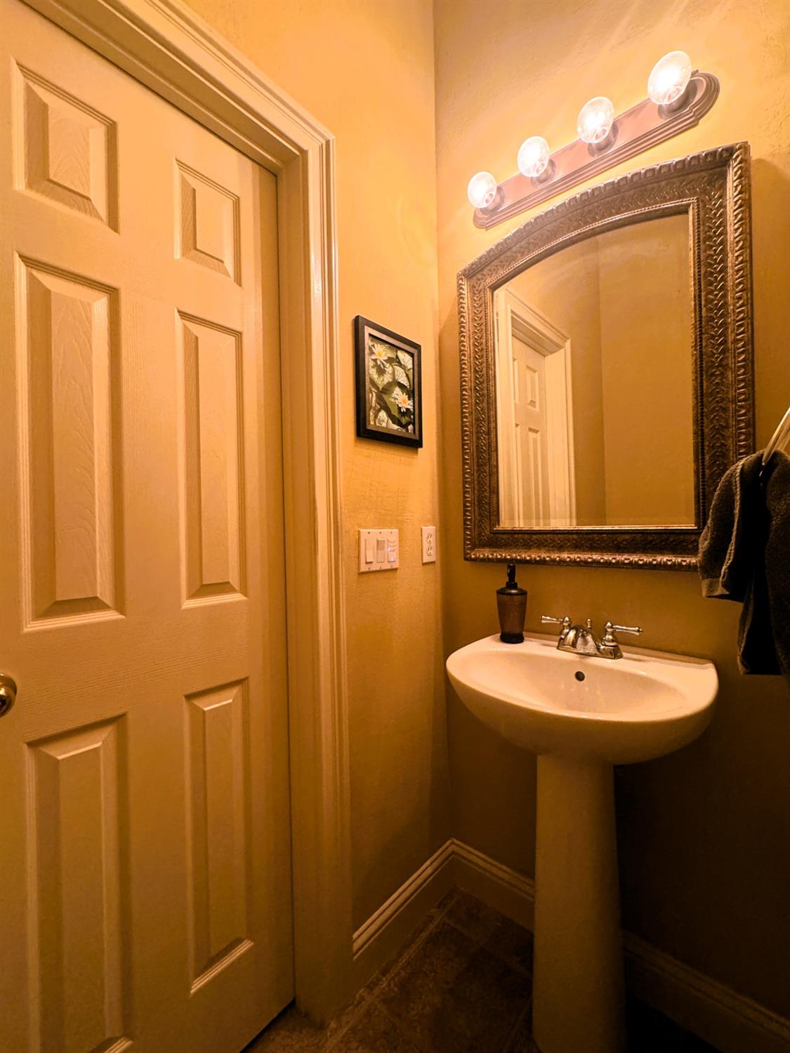 Detail Gallery Image 38 of 61 For 1932 Atwell St, Roseville,  CA 95747 - 3 Beds | 2/1 Baths