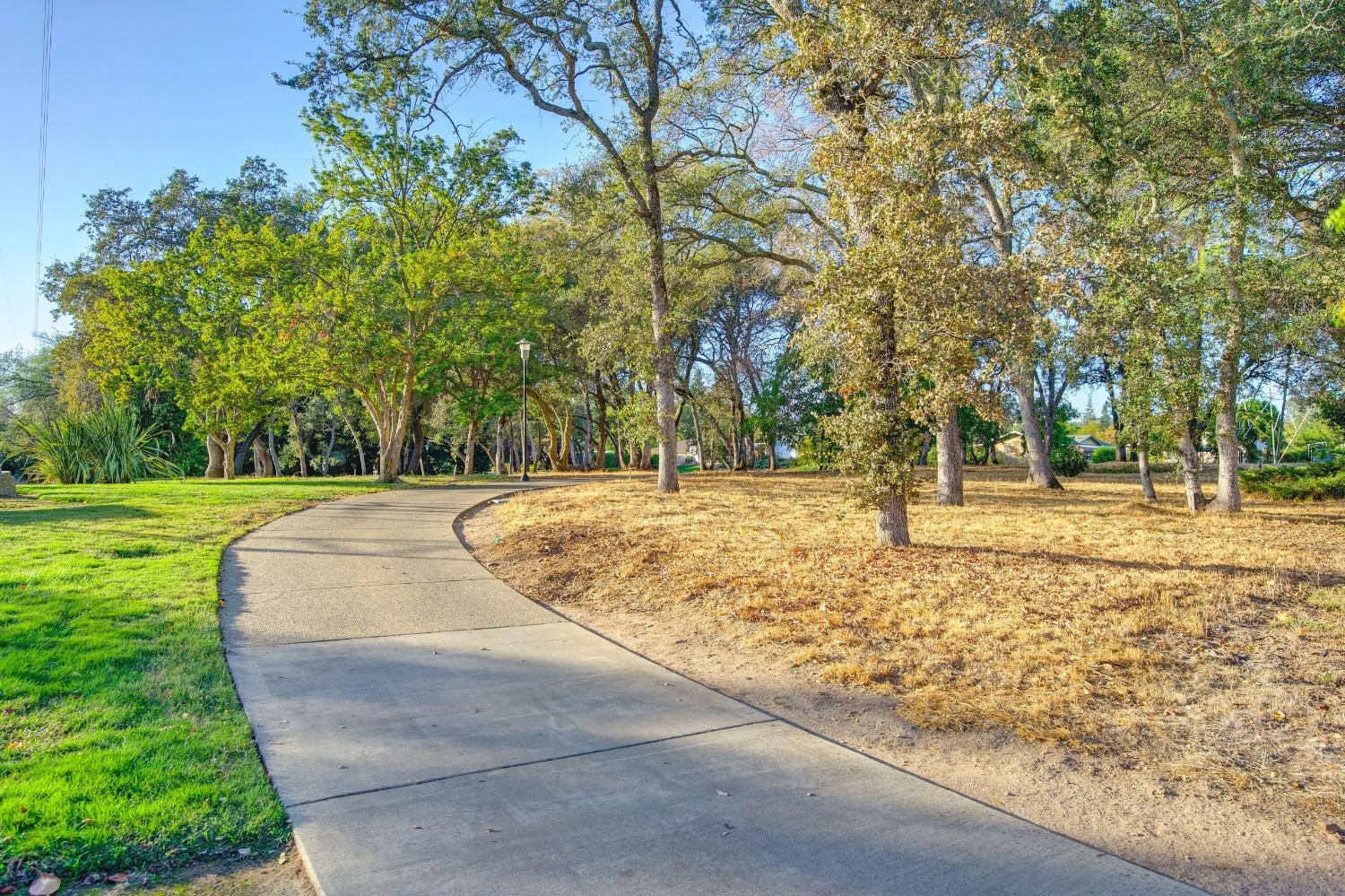 Detail Gallery Image 27 of 38 For 201 Rockglen Road, Folsom,  CA 95630 - 2 Beds | 2 Baths