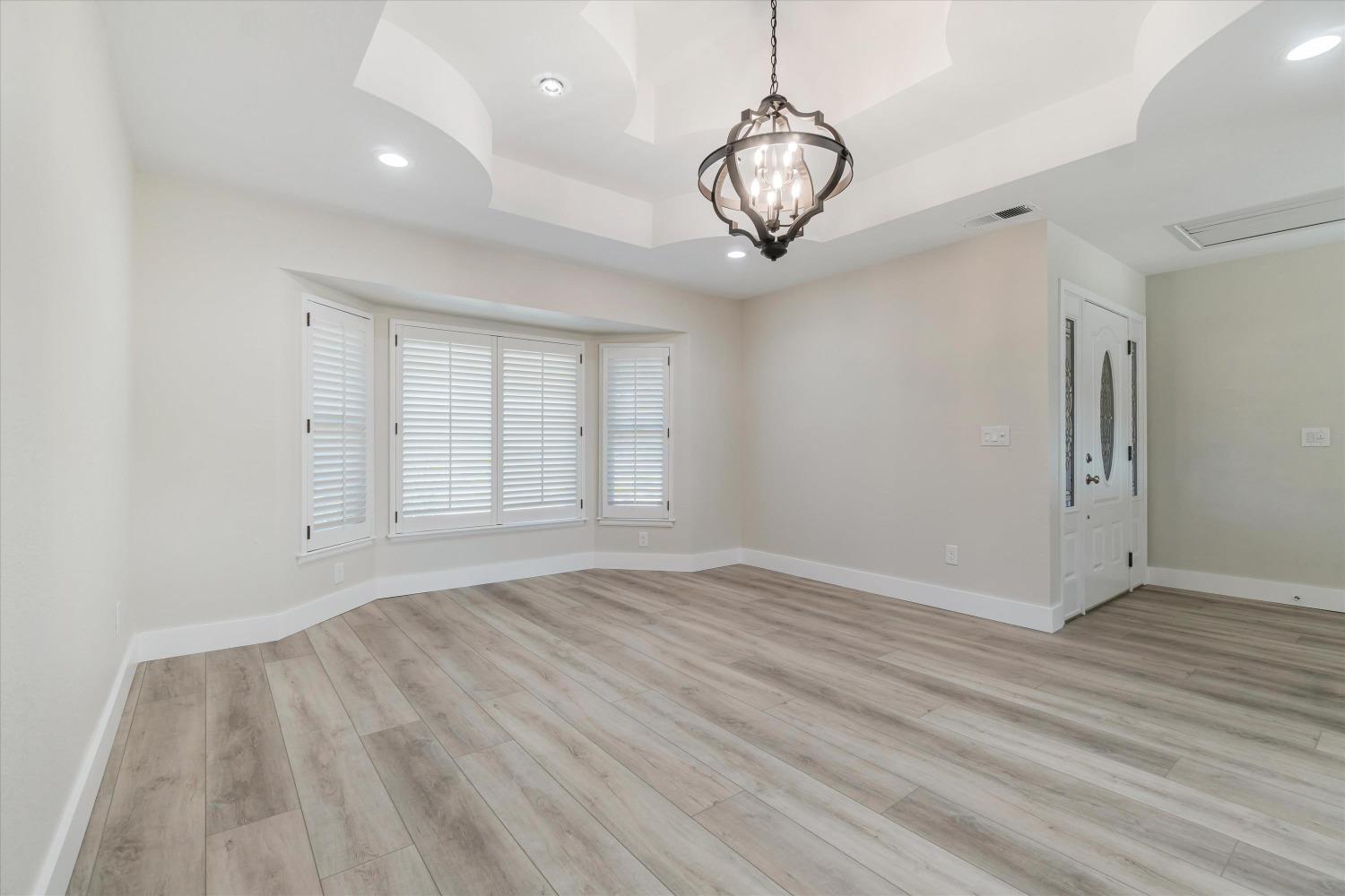 Detail Gallery Image 9 of 41 For 2855 Canterbury Cir, El Dorado Hills,  CA 95762 - 4 Beds | 2 Baths