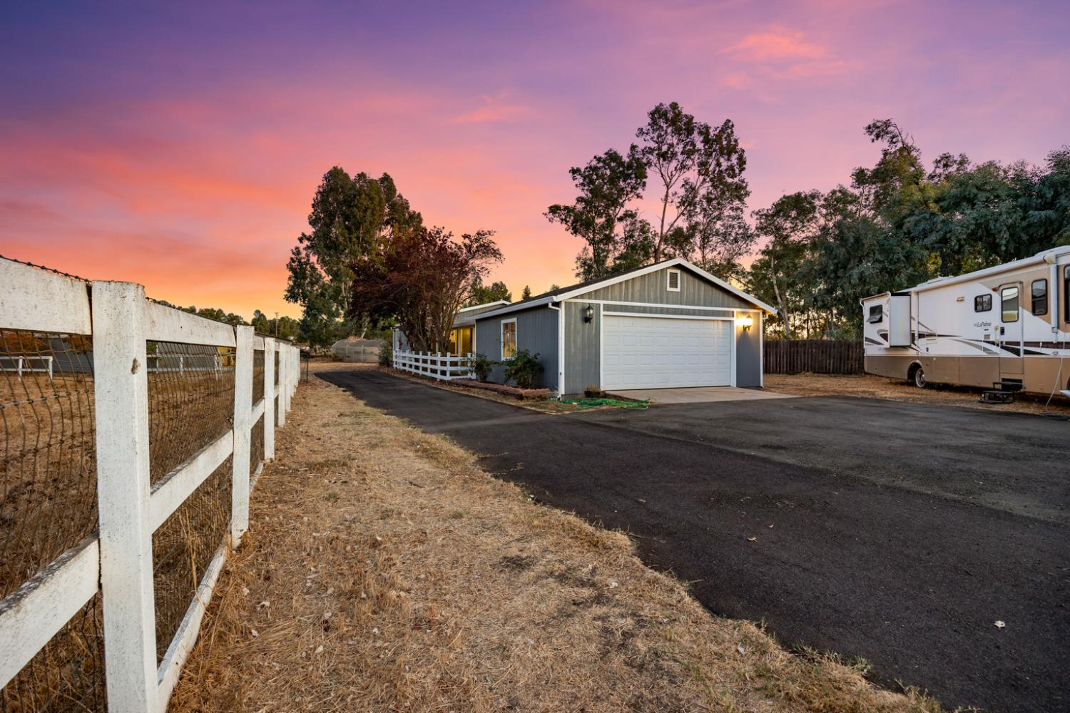 Detail Gallery Image 3 of 51 For 13664 Clay East Rd, Herald,  CA 95638 - 3 Beds | 2 Baths