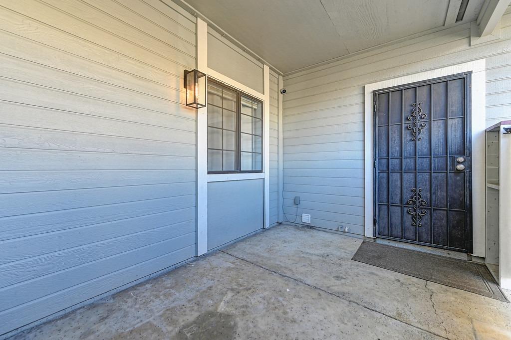 Detail Gallery Image 7 of 33 For 7413 Auburn Oaks Ct #I,  Citrus Heights,  CA 95621 - 2 Beds | 2 Baths