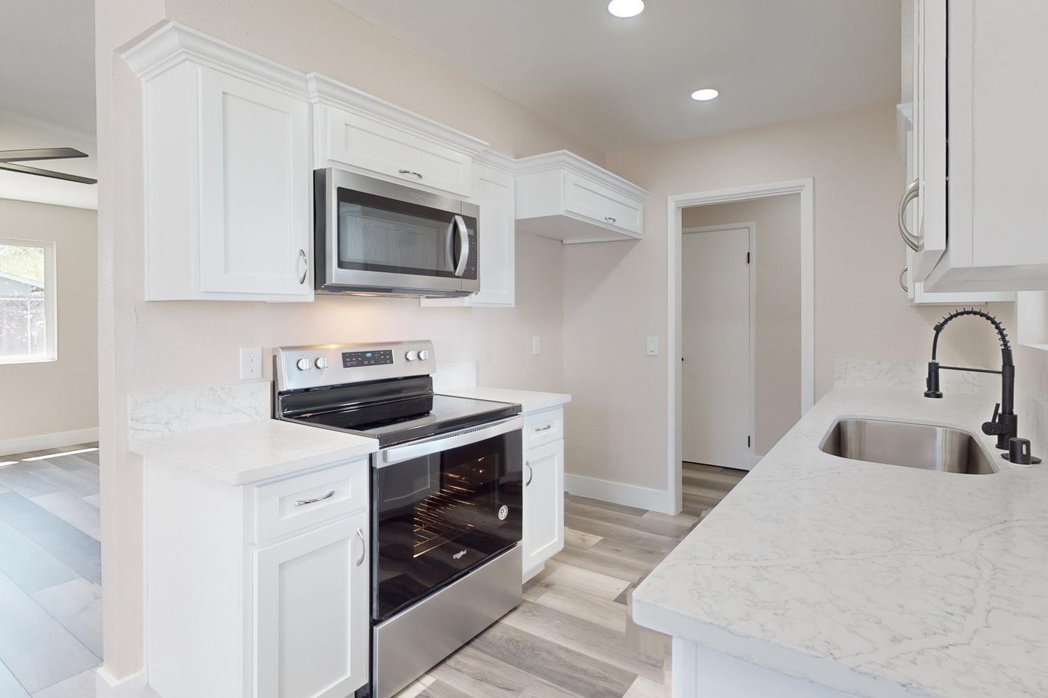 Detail Gallery Image 9 of 43 For 1550 Hickory Ln, Olivehurst,  CA 95961 - 3 Beds | 1 Baths