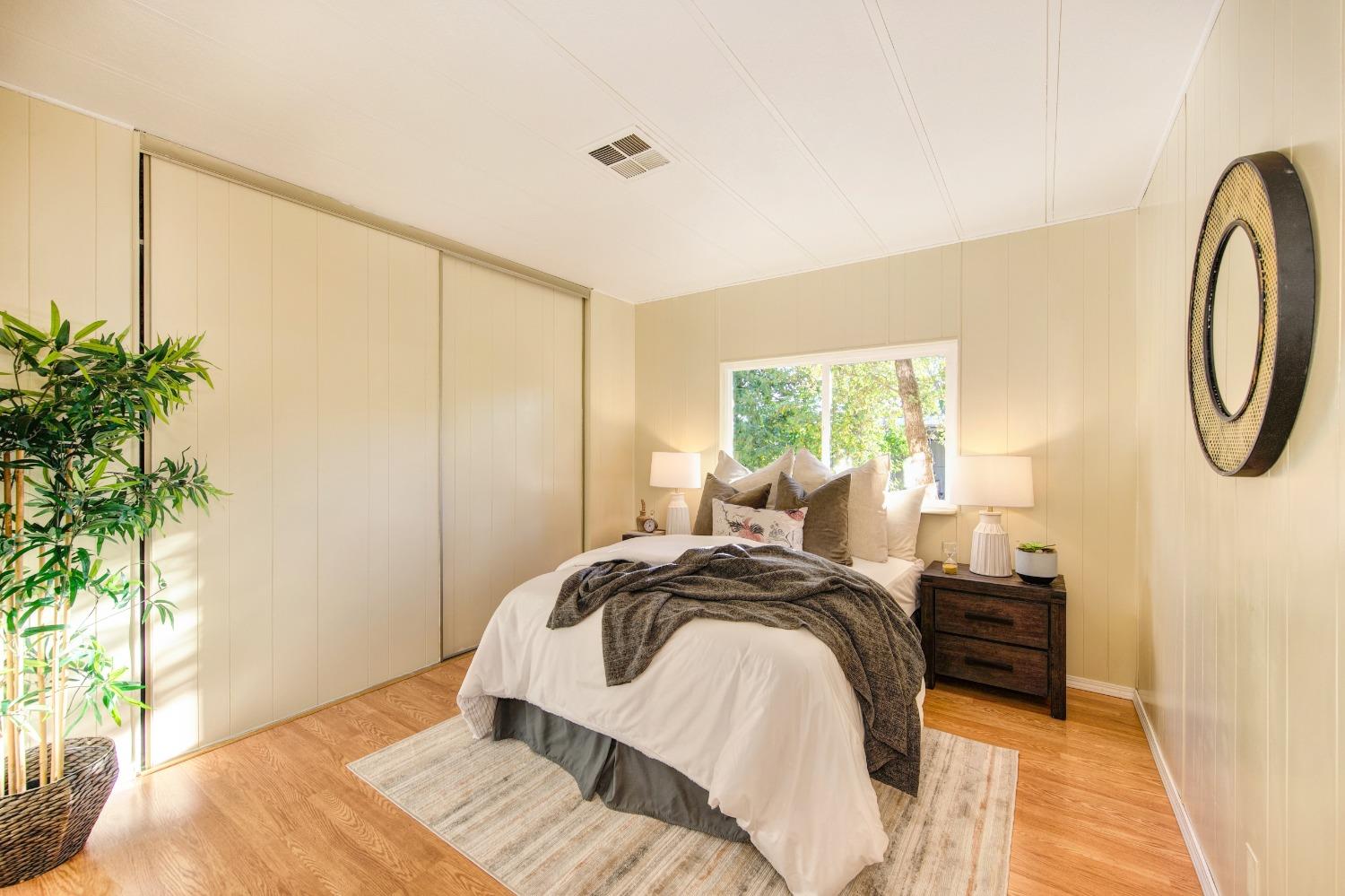 Detail Gallery Image 17 of 38 For 201 Rockglen Road, Folsom,  CA 95630 - 2 Beds | 2 Baths