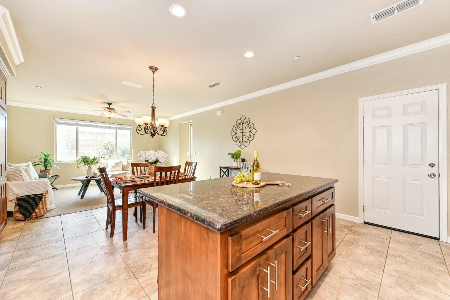 Detail Gallery Image 11 of 45 For 3605 Trentino St, Roseville,  CA 95747 - 3 Beds | 2/1 Baths