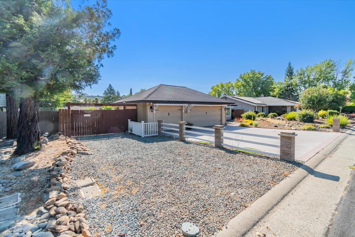 Detail Gallery Image 1 of 41 For 2855 Canterbury Cir, El Dorado Hills,  CA 95762 - 4 Beds | 2 Baths