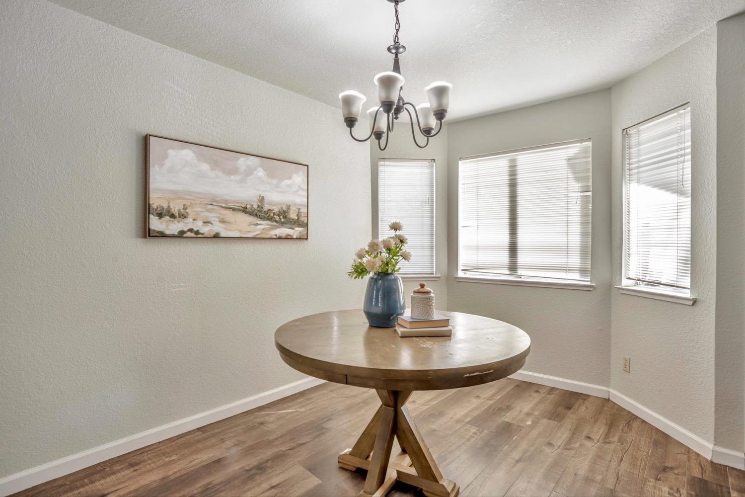 Detail Gallery Image 27 of 28 For 136 Majorca Cir, Sacramento,  CA 95823 - 3 Beds | 2/1 Baths