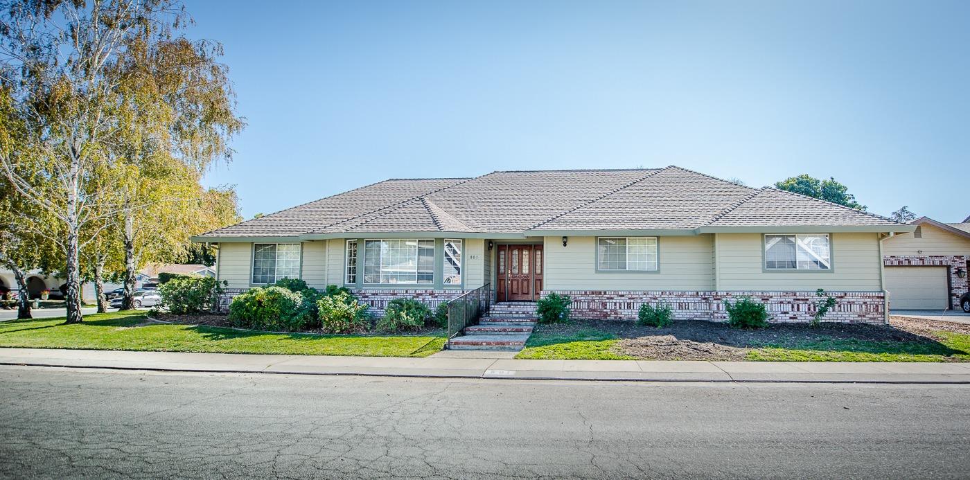 Detail Gallery Image 2 of 48 For 801 Heather Pl, Woodland,  CA 95695 - 3 Beds | 2 Baths