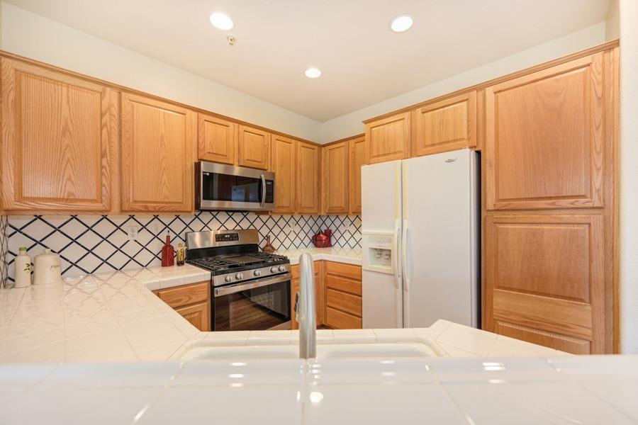 Detail Gallery Image 17 of 45 For 105 Esplanade Cir, Folsom,  CA 95630 - 2 Beds | 2/1 Baths