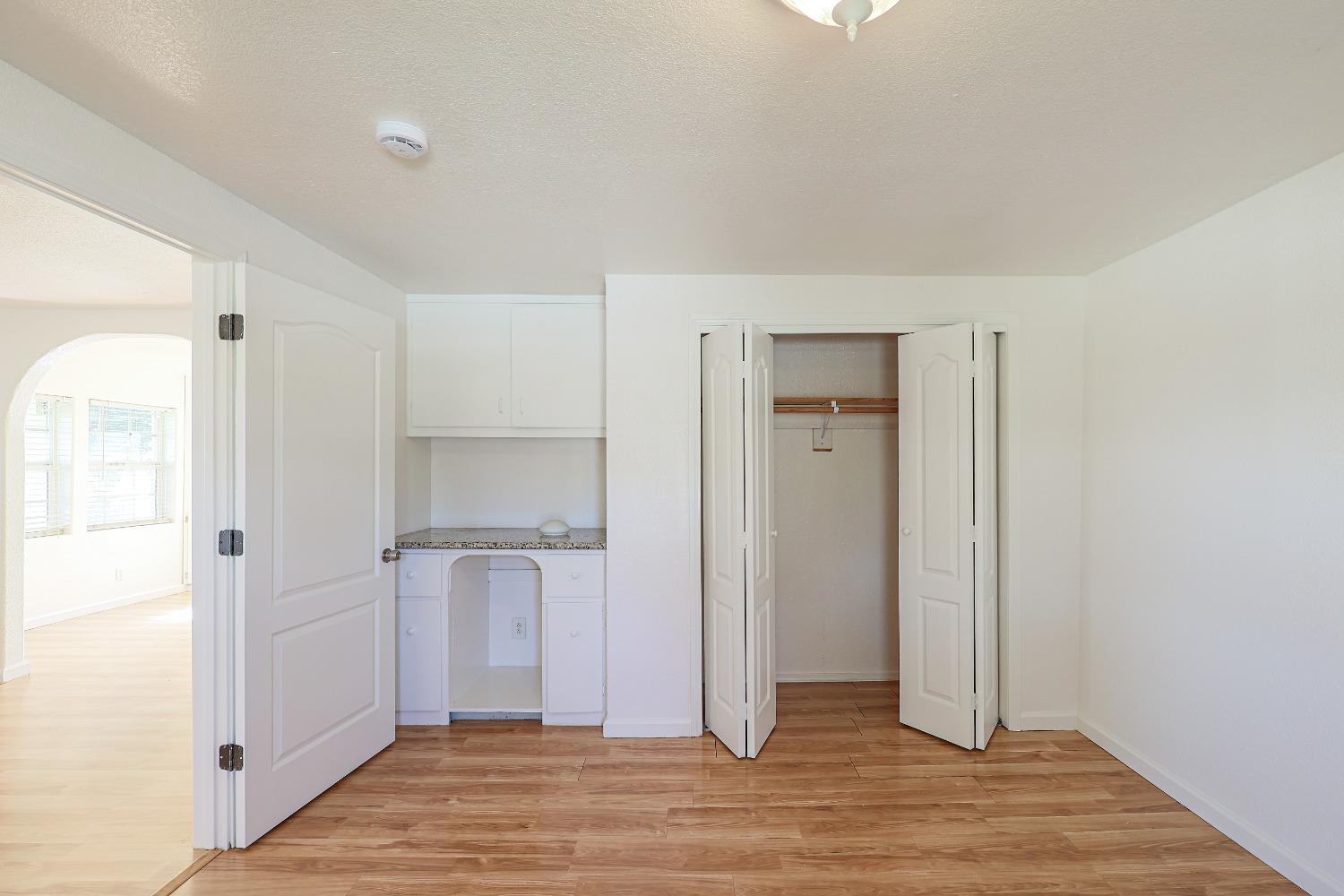 Detail Gallery Image 5 of 14 For 24890 Road 19, Chowchilla,  CA 93610 - 3 Beds | 2 Baths