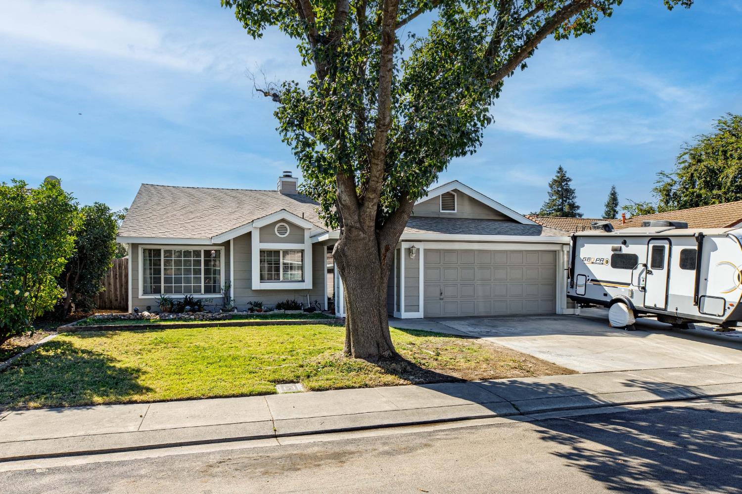 Detail Gallery Image 3 of 38 For 2812 Kidd Ct, Modesto,  CA 95358 - 4 Beds | 2 Baths