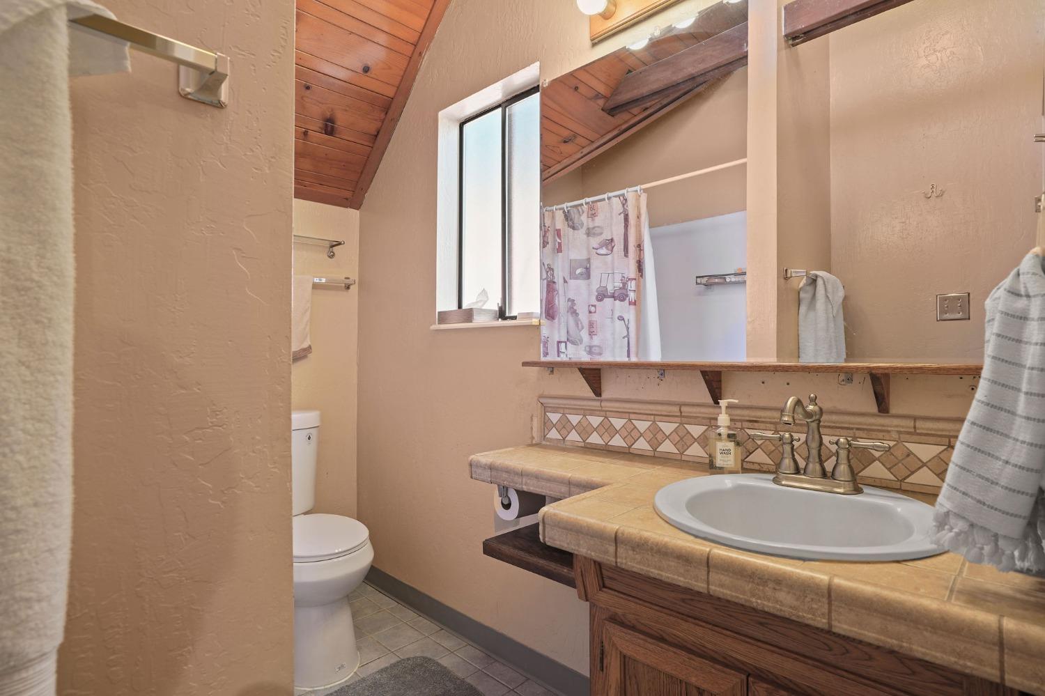 Detail Gallery Image 66 of 67 For 455 Blackwood St, Sacramento,  CA 95815 - 4 Beds | 2 Baths