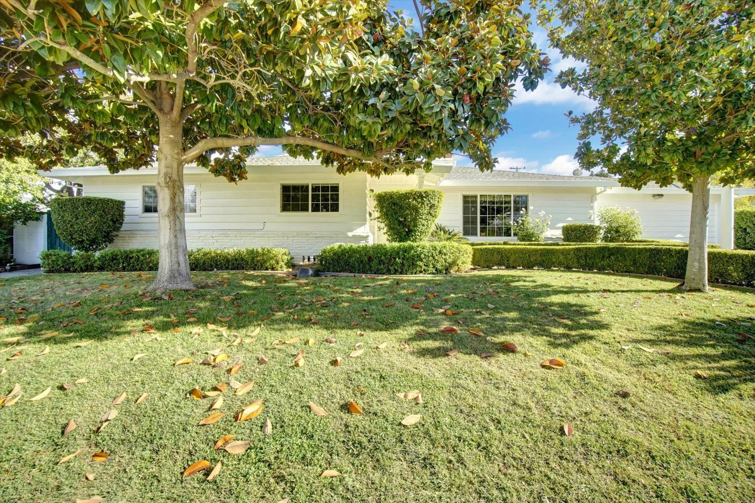 Detail Gallery Image 2 of 30 For 6207 Rampart Dr, Carmichael,  CA 95608 - 4 Beds | 3 Baths