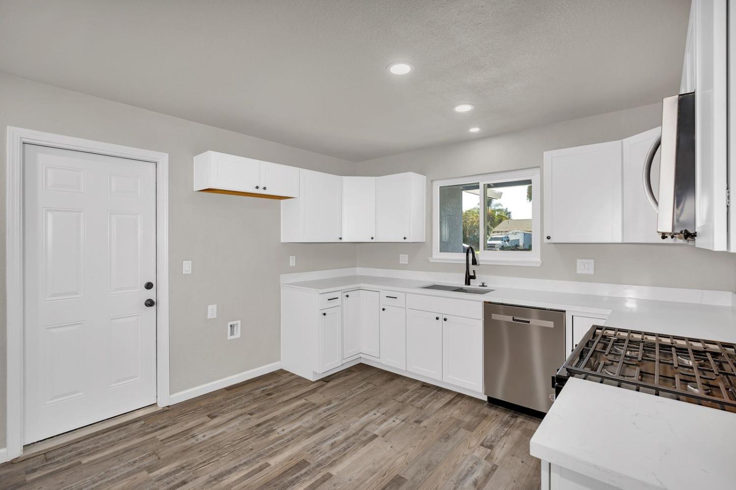 Detail Gallery Image 14 of 36 For 931 E Linwood, Turlock,  CA 95380 - 3 Beds | 2 Baths