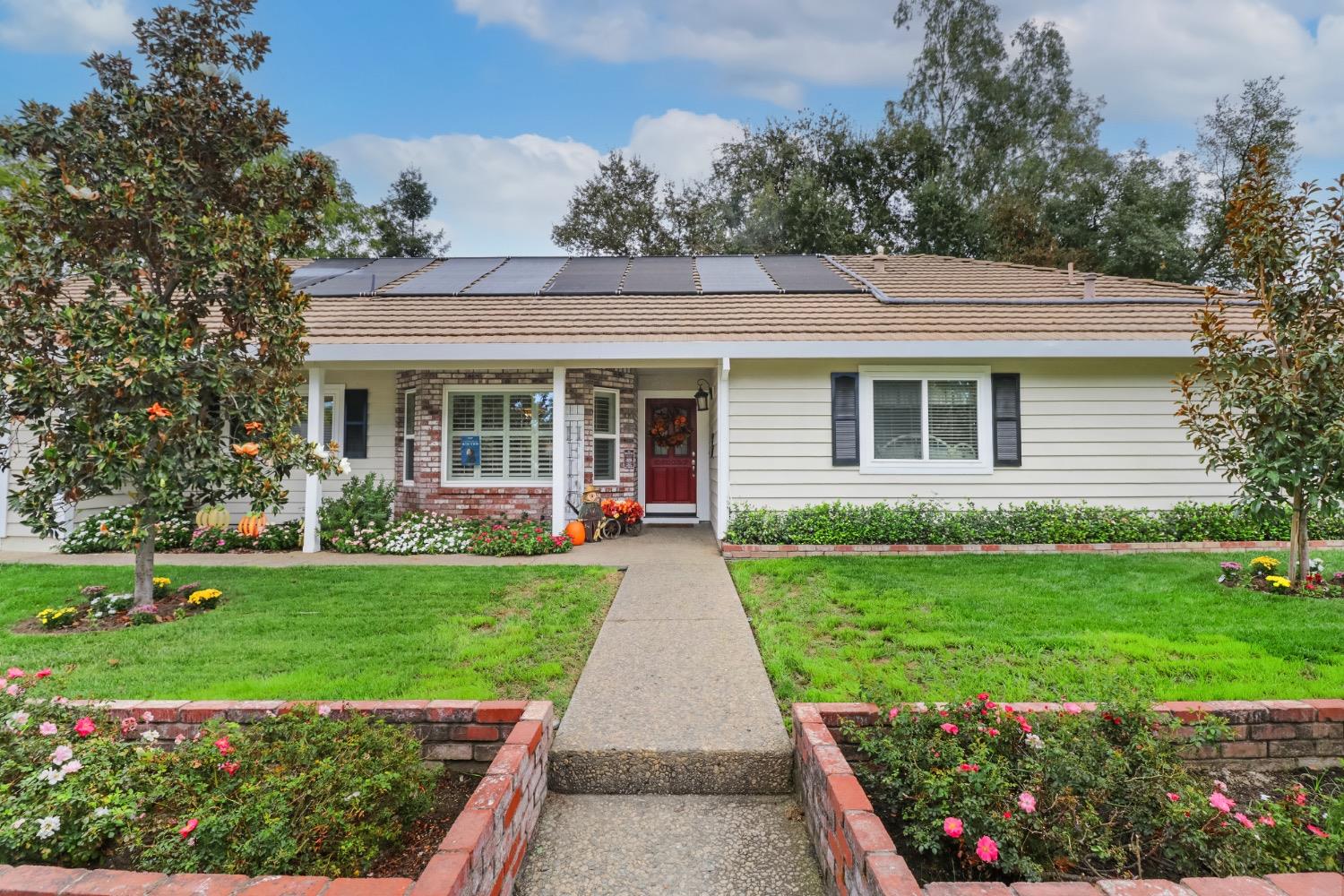 Detail Gallery Image 5 of 69 For 4110 Winding Bluff Ln, Sacramento,  CA 95841 - 3 Beds | 2/1 Baths