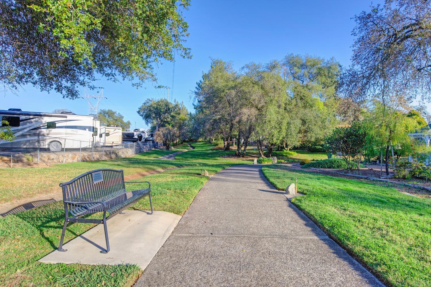 Detail Gallery Image 26 of 38 For 201 Rockglen Road, Folsom,  CA 95630 - 2 Beds | 2 Baths