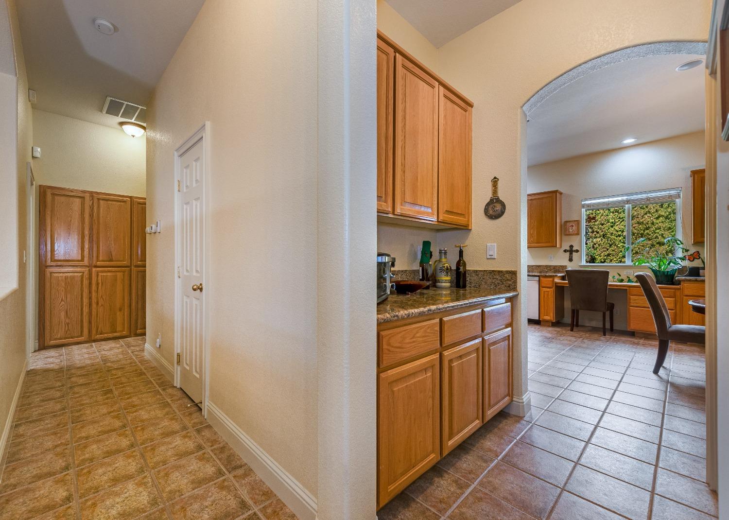 Detail Gallery Image 16 of 61 For 1932 Atwell St, Roseville,  CA 95747 - 3 Beds | 2/1 Baths