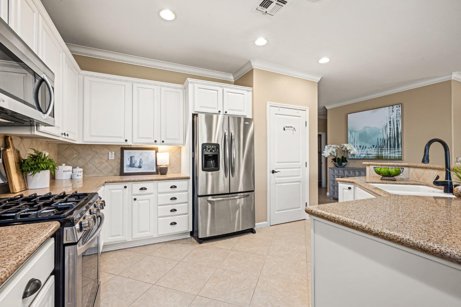 Detail Gallery Image 16 of 37 For 1308 Lasso Lake Ln, Lincoln,  CA 95648 - 2 Beds | 2 Baths