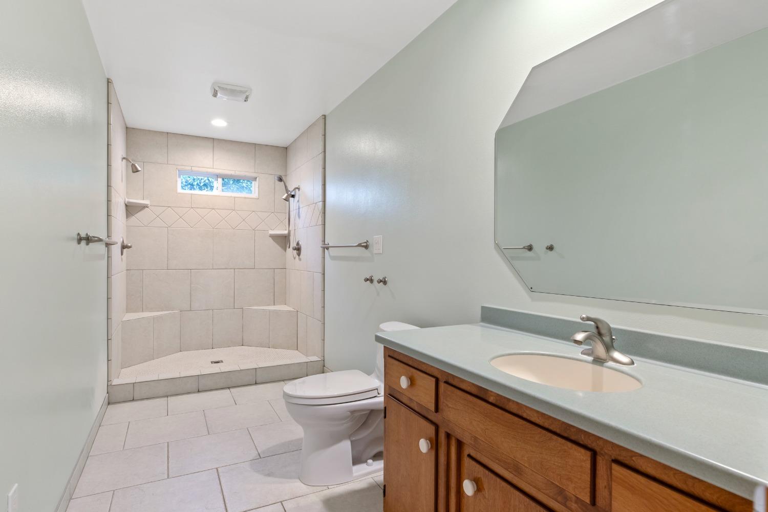 Detail Gallery Image 22 of 29 For 404 Birchwood Ct, Modesto,  CA 95350 - 3 Beds | 2 Baths