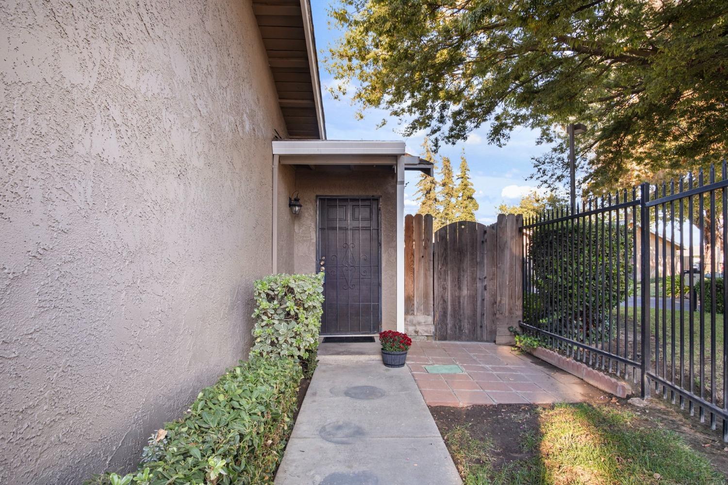 Detail Gallery Image 5 of 25 For 4000 Fara Biundo Dr #43,  Modesto,  CA 95355 - 2 Beds | 2 Baths