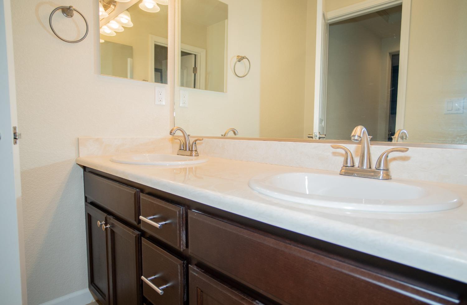 Detail Gallery Image 20 of 39 For 2208 Snowy Egret St, Modesto,  CA 95355 - 5 Beds | 4 Baths