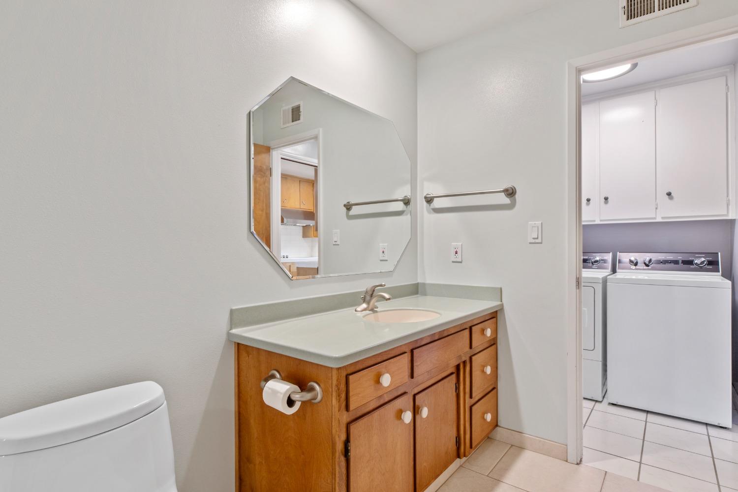 Detail Gallery Image 23 of 29 For 404 Birchwood Ct, Modesto,  CA 95350 - 3 Beds | 2 Baths