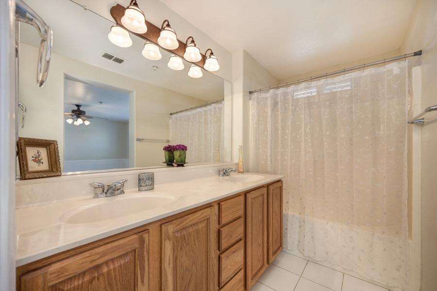 Detail Gallery Image 28 of 45 For 105 Esplanade Cir, Folsom,  CA 95630 - 2 Beds | 2/1 Baths