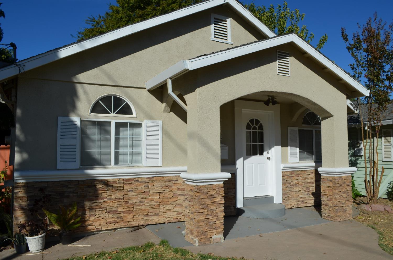 Detail Gallery Image 1 of 27 For 618 Cummins Way, West Sacramento,  CA 95605 - 2 Beds | 2 Baths