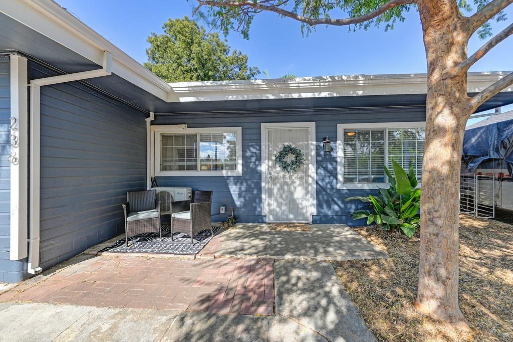 Detail Gallery Image 1 of 35 For 236 Grape St, Roseville,  CA 95678 - 3 Beds | 1 Baths