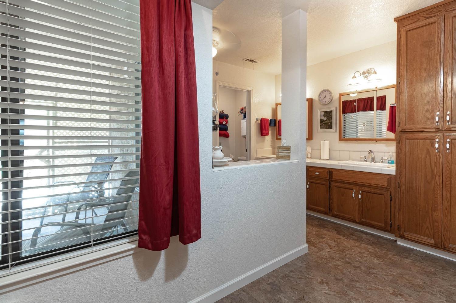 Detail Gallery Image 6 of 28 For 2168 Candy Cane Walk, Manteca,  CA 95336 - 3 Beds | 2 Baths