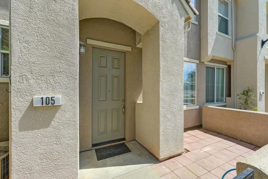 Detail Gallery Image 6 of 45 For 105 Esplanade Cir, Folsom,  CA 95630 - 2 Beds | 2/1 Baths