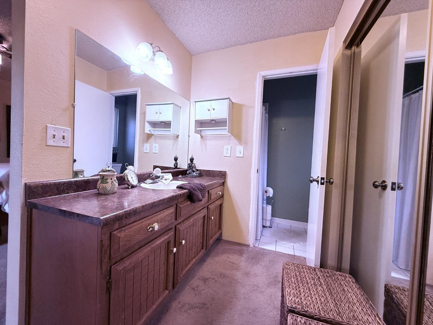 Detail Gallery Image 12 of 16 For 1379 Val Dr, Marysville,  CA 95901 - 3 Beds | 2 Baths