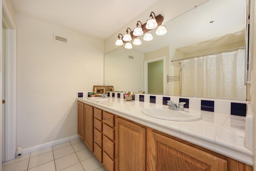 Detail Gallery Image 34 of 45 For 105 Esplanade Cir, Folsom,  CA 95630 - 2 Beds | 2/1 Baths