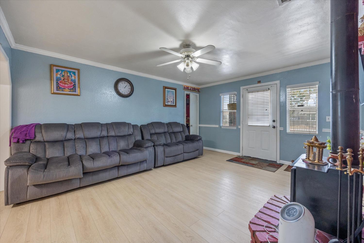 Detail Gallery Image 6 of 20 For 1435 Arcade Blvd, Sacramento,  CA 95815 - 2 Beds | 2 Baths